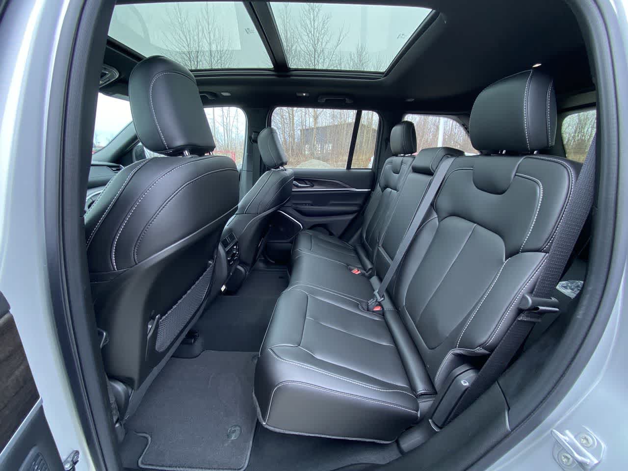 Thumbnail: 2026 Jeep Grand Cherokee - 31