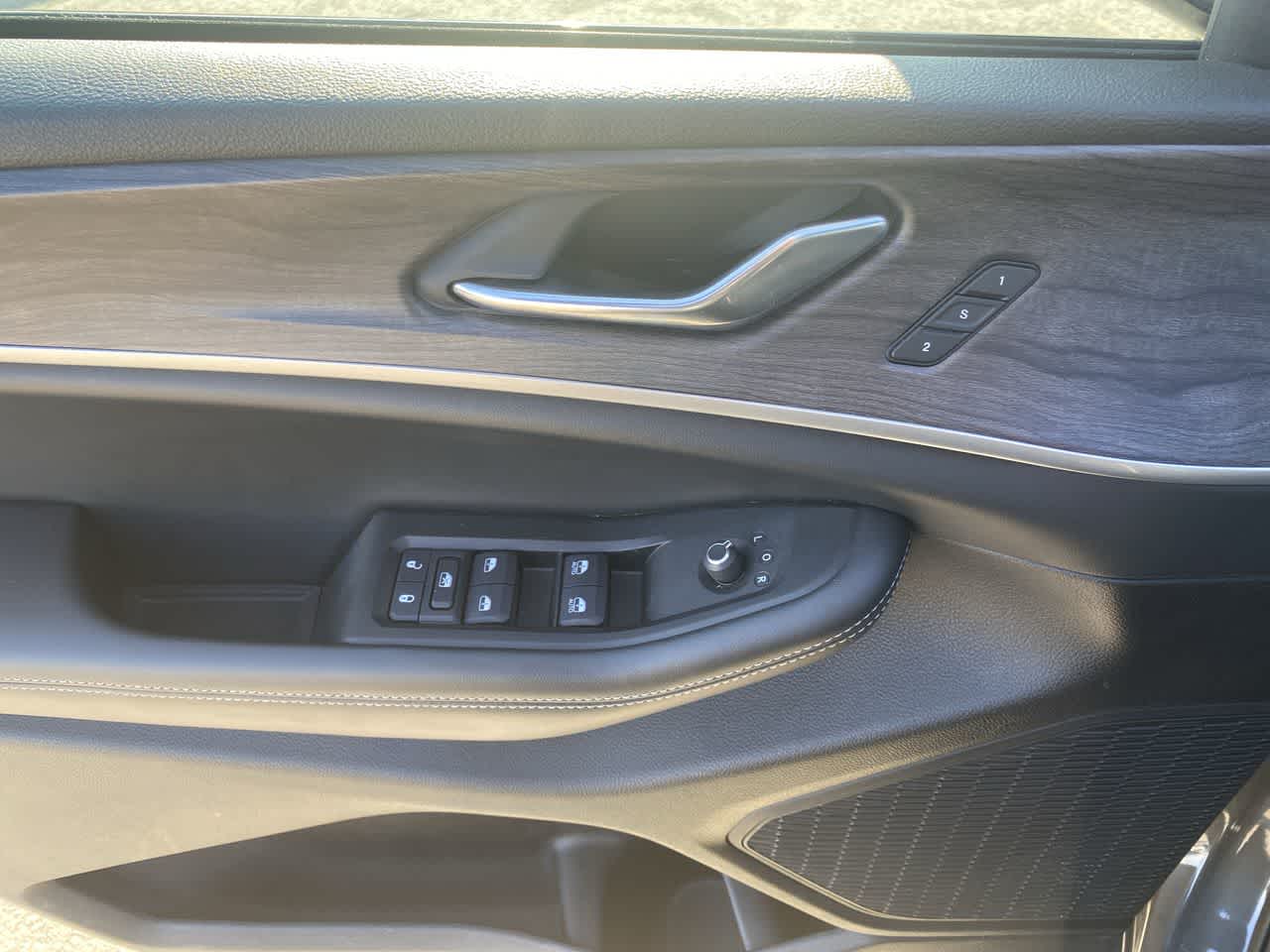 Thumbnail: 2024 Jeep Grand Cherokee L - 13