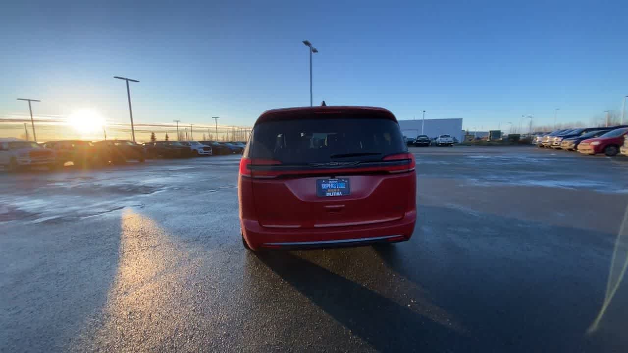 Thumbnail: 2026 Chrysler Pacifica - 11
