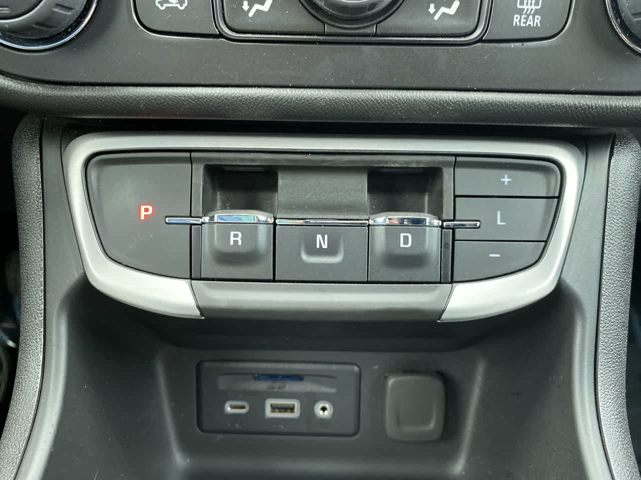 2023 GMC Terrain SLT 26