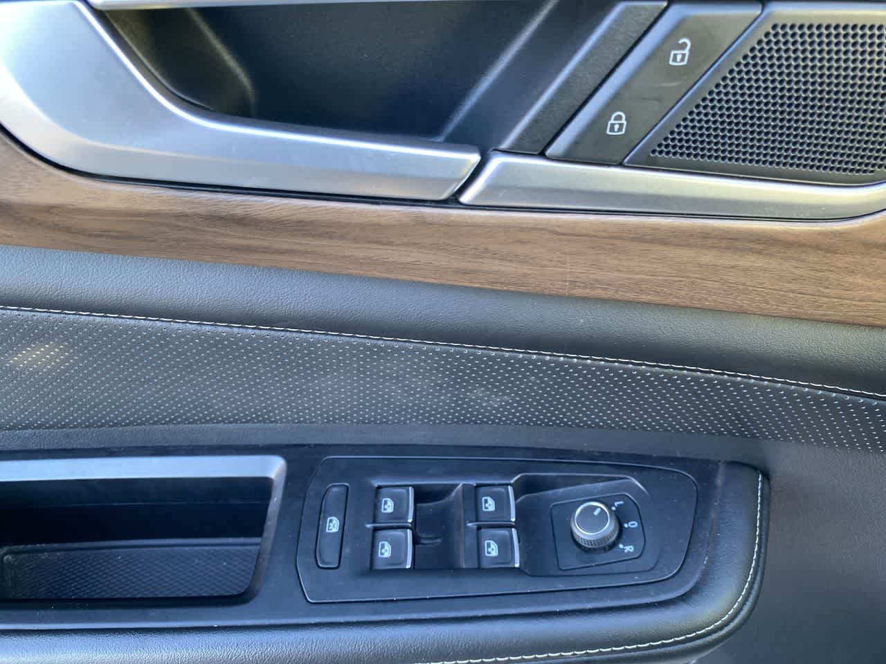 Thumbnail: 2024 Volkswagen Atlas - 13