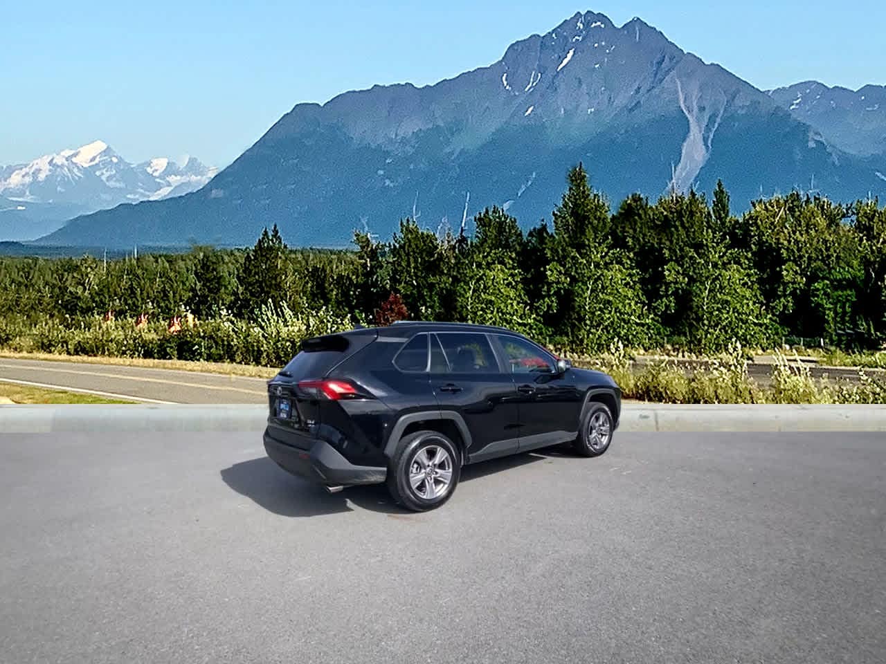 2024 Toyota RAV4 XLE 5