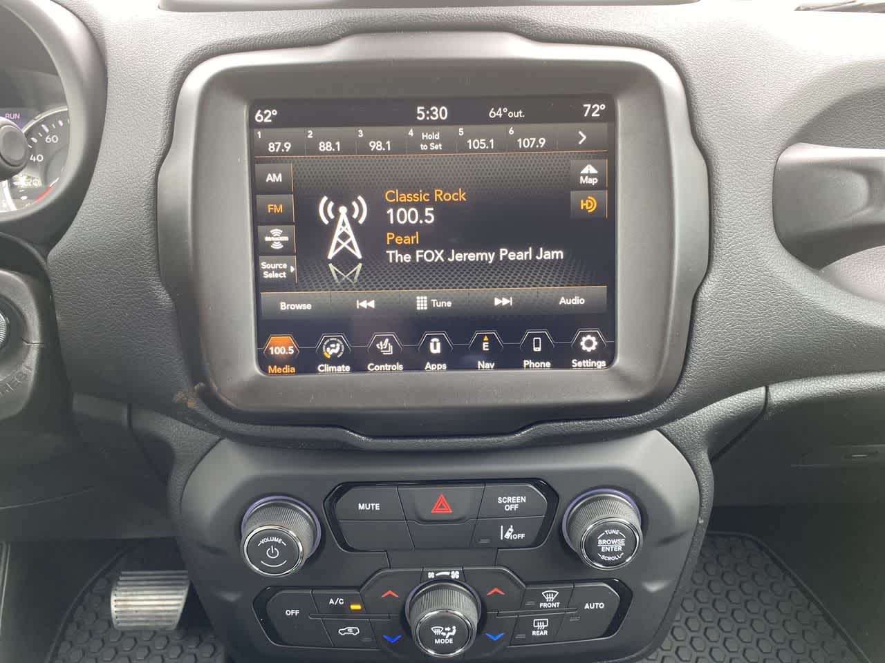 Thumbnail: 2023 Jeep Renegade - 16