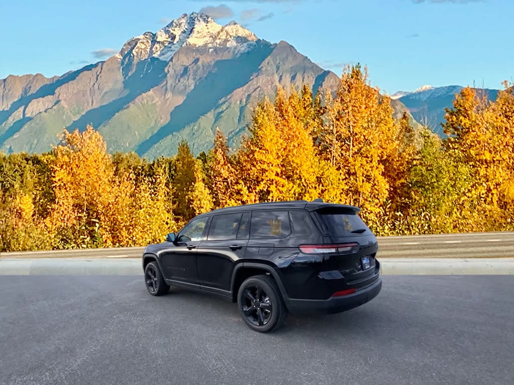 New 2025 Jeep Grand Cherokee L ALTITUDE X 4X4 Sport Utility