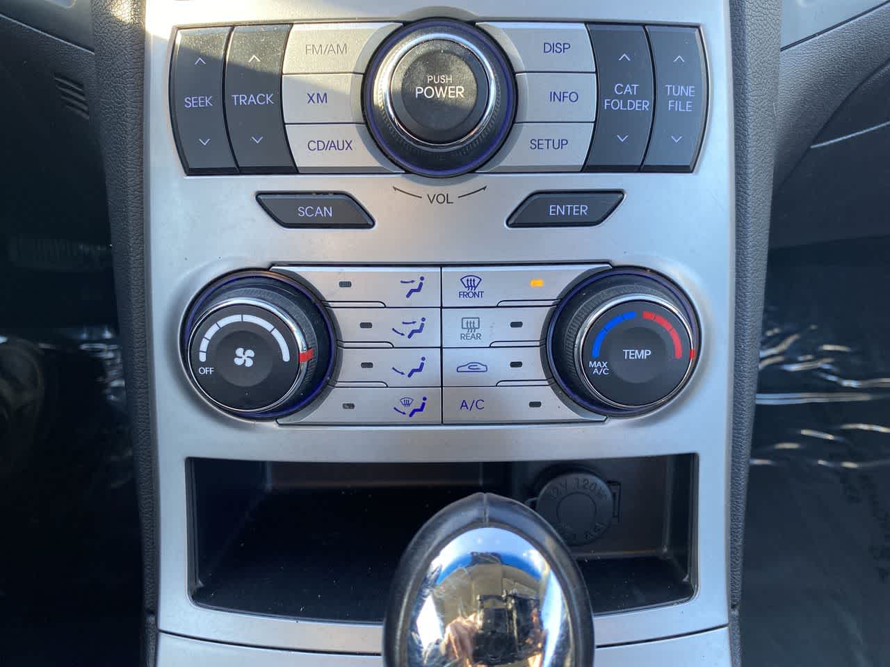 Thumbnail: 2010 Hyundai Genesis - 17