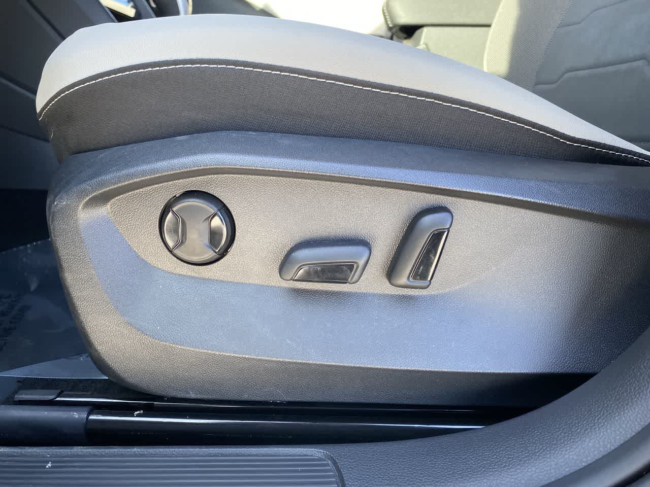 Thumbnail: 2025 Volkswagen Taos - 12