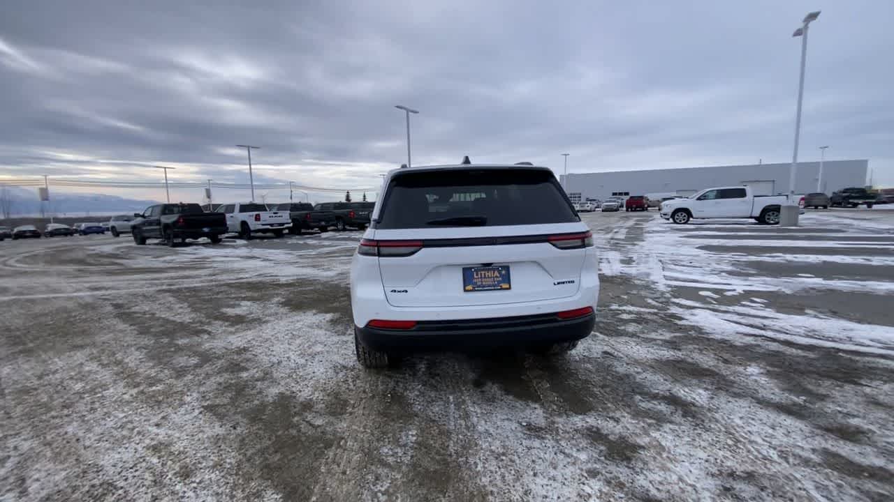 Thumbnail: 2025 Jeep Grand Cherokee - 11
