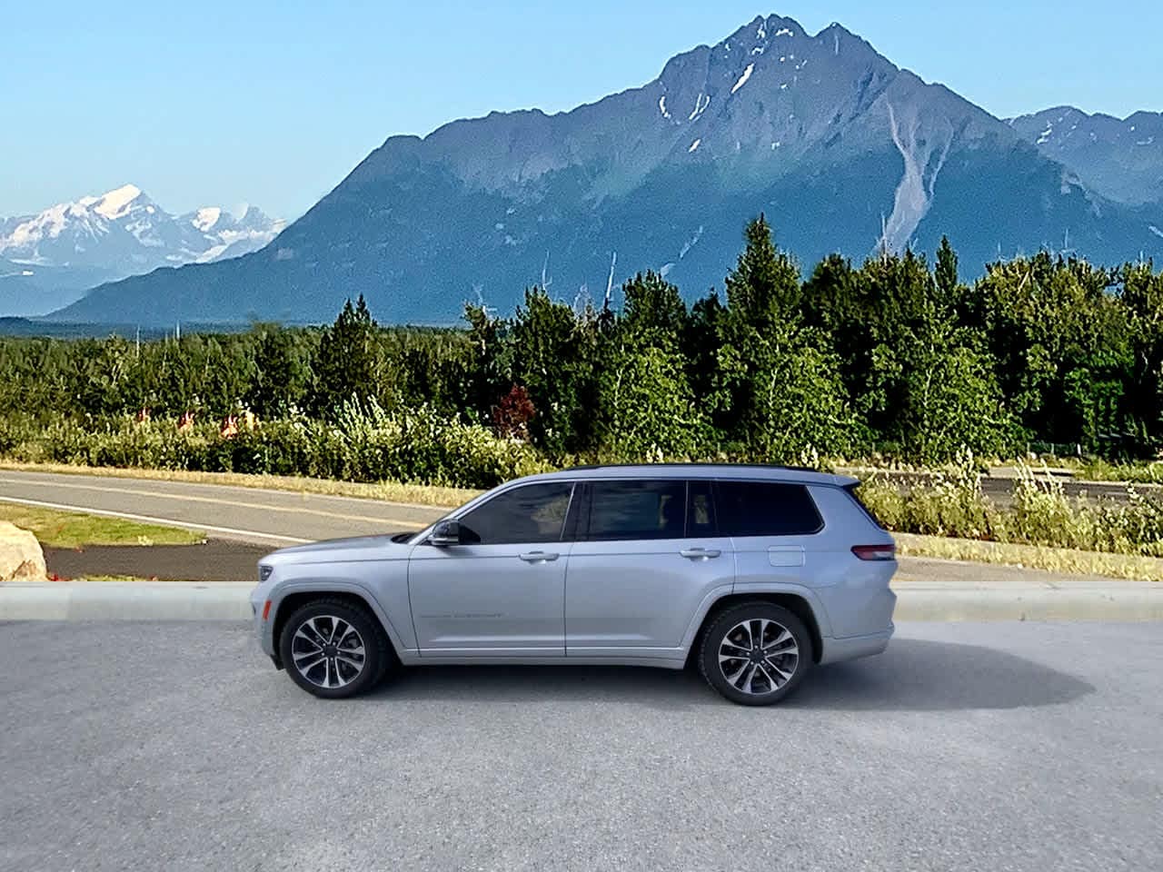 Thumbnail: 2023 Jeep Grand Cherokee - 2