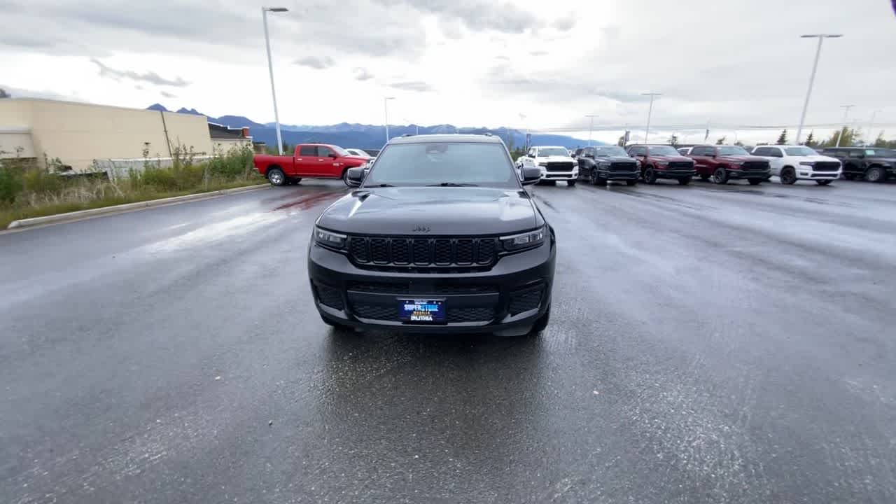 Thumbnail: 2024 Jeep Grand Cherokee L - 12