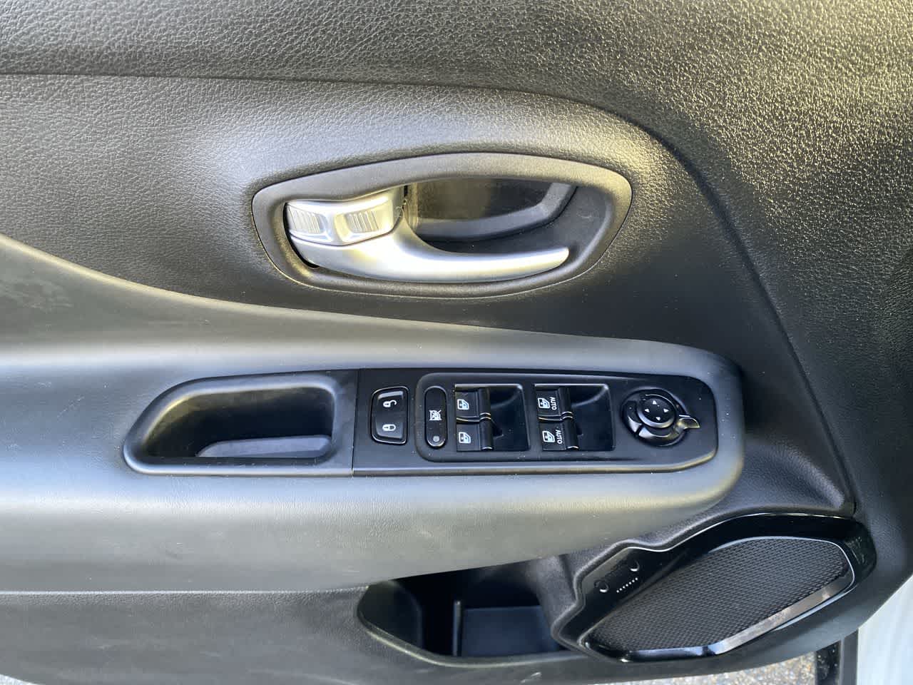 Thumbnail: 2022 Jeep Renegade - 13