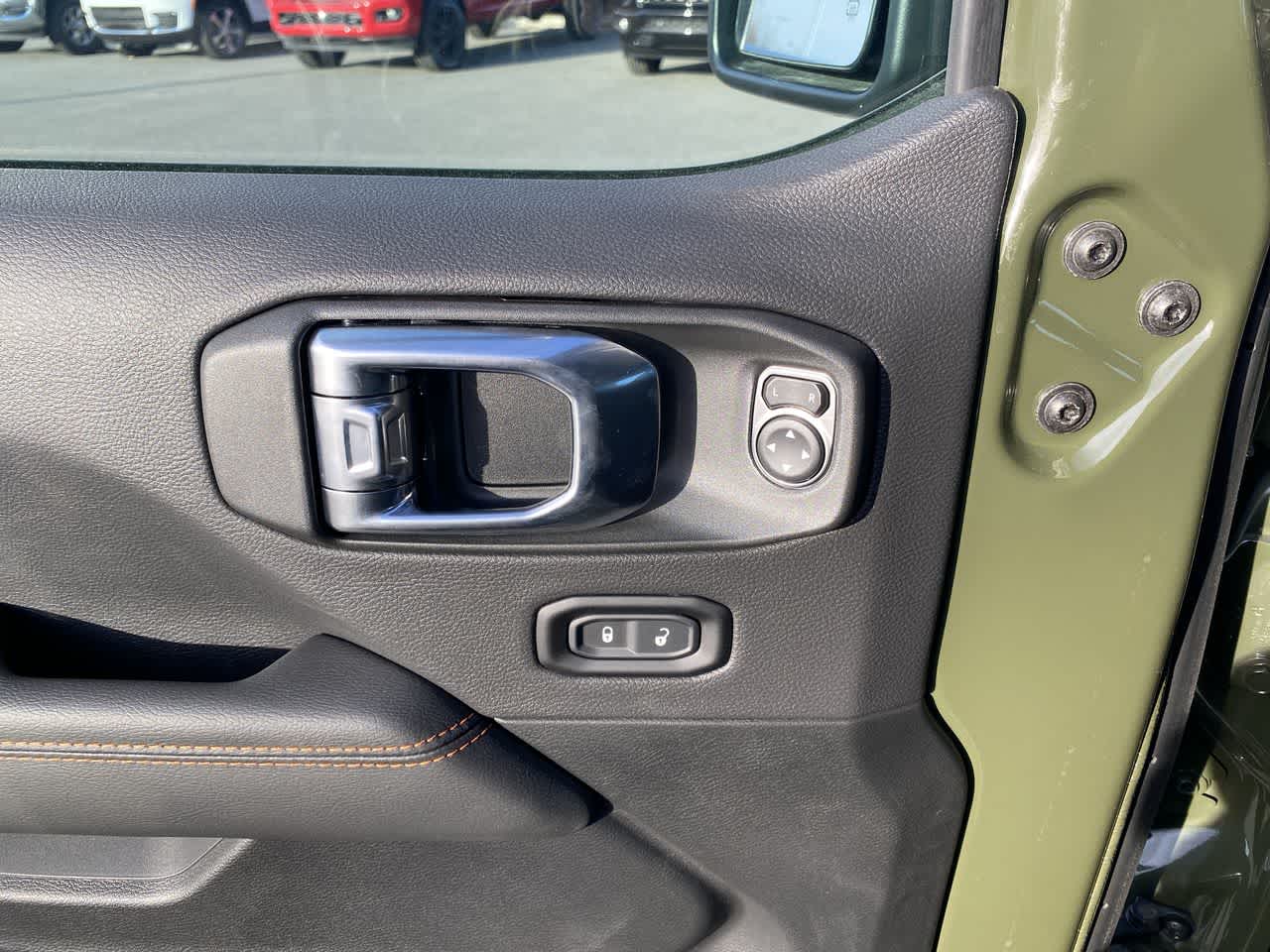 Thumbnail: 2023 Jeep Gladiator - 13