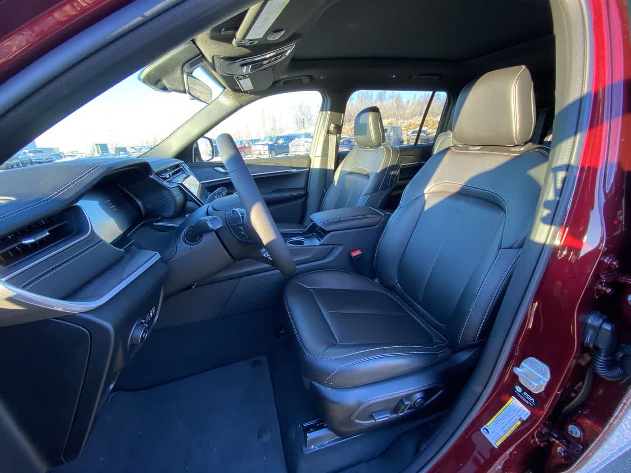 Thumbnail: 2025 Jeep Grand Cherokee - 11