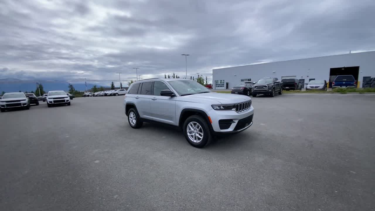 Thumbnail: 2025 Jeep Grand Cherokee - 7