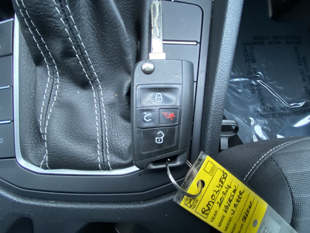 Thumbnail: 2024 Volkswagen Jetta - 18