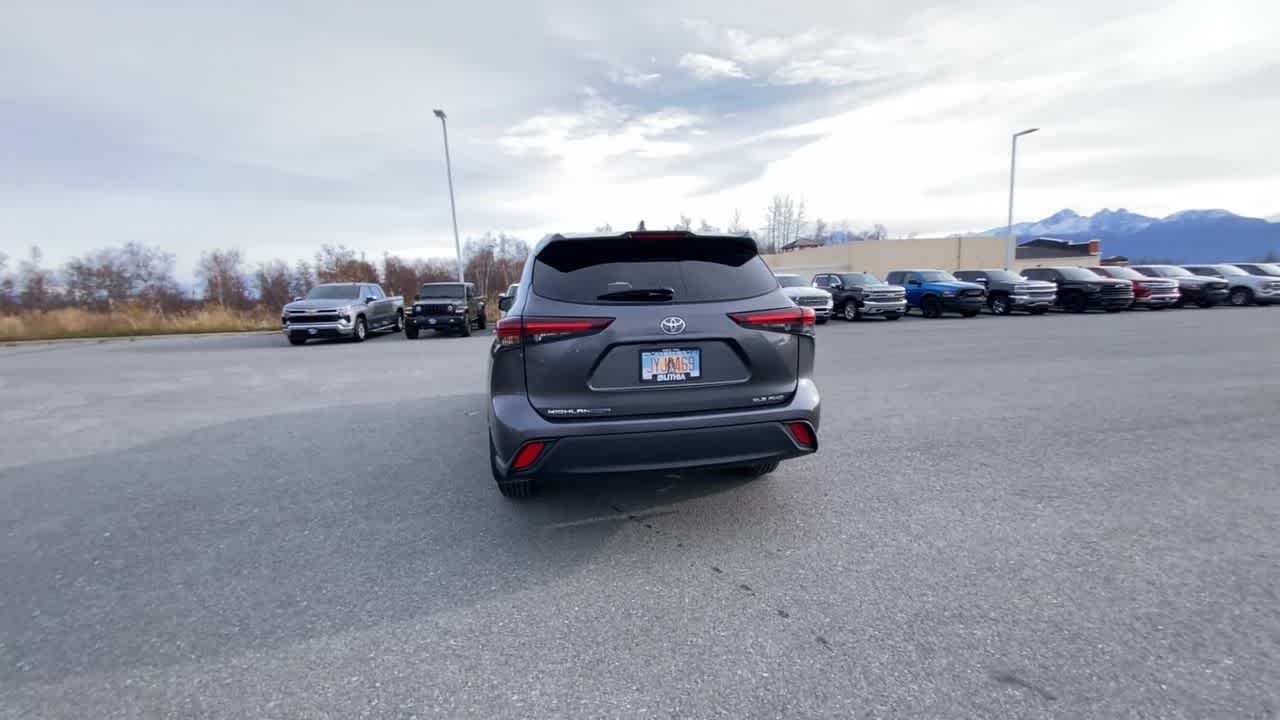 Thumbnail: 2024 Toyota Highlander - 11