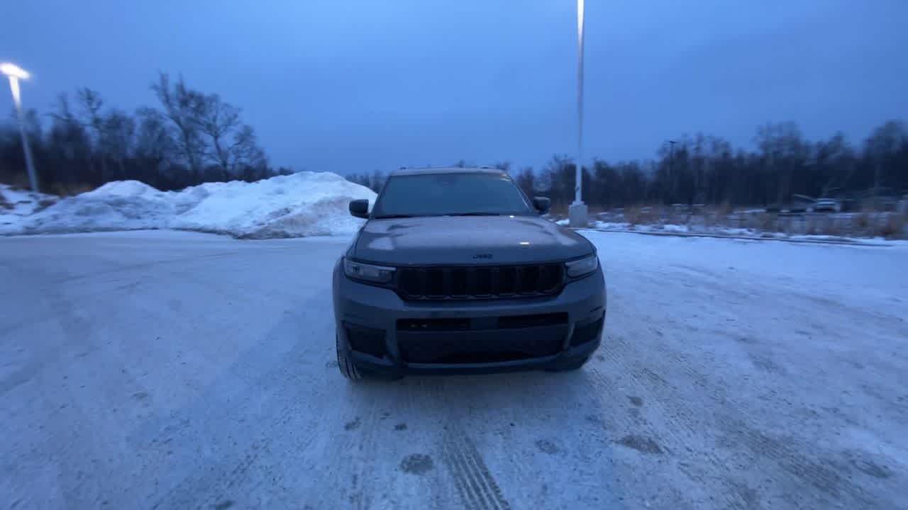 Thumbnail: 2025 Jeep Grand Cherokee - 8