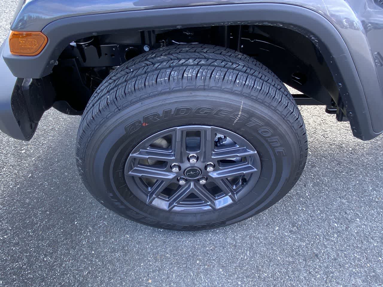 Thumbnail: 2025 Jeep Gladiator - 10