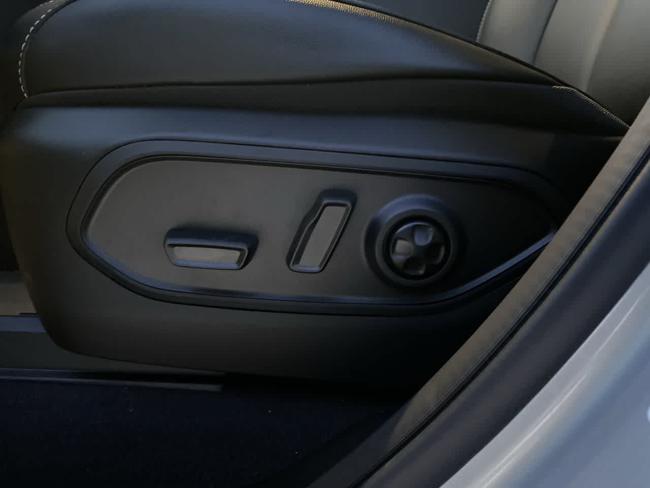 Thumbnail: 2025 Jeep Grand Cherokee - 12