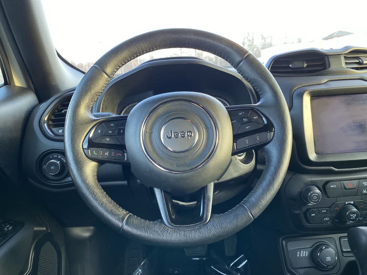 Thumbnail: 2022 Jeep Renegade - 14