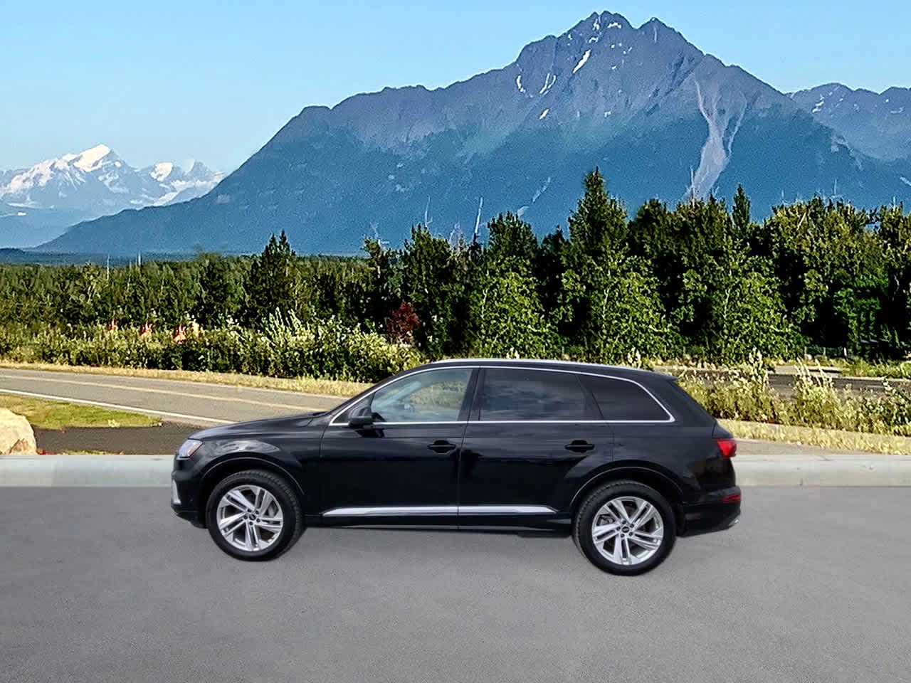 Thumbnail: 2023 Audi Q7 - 3