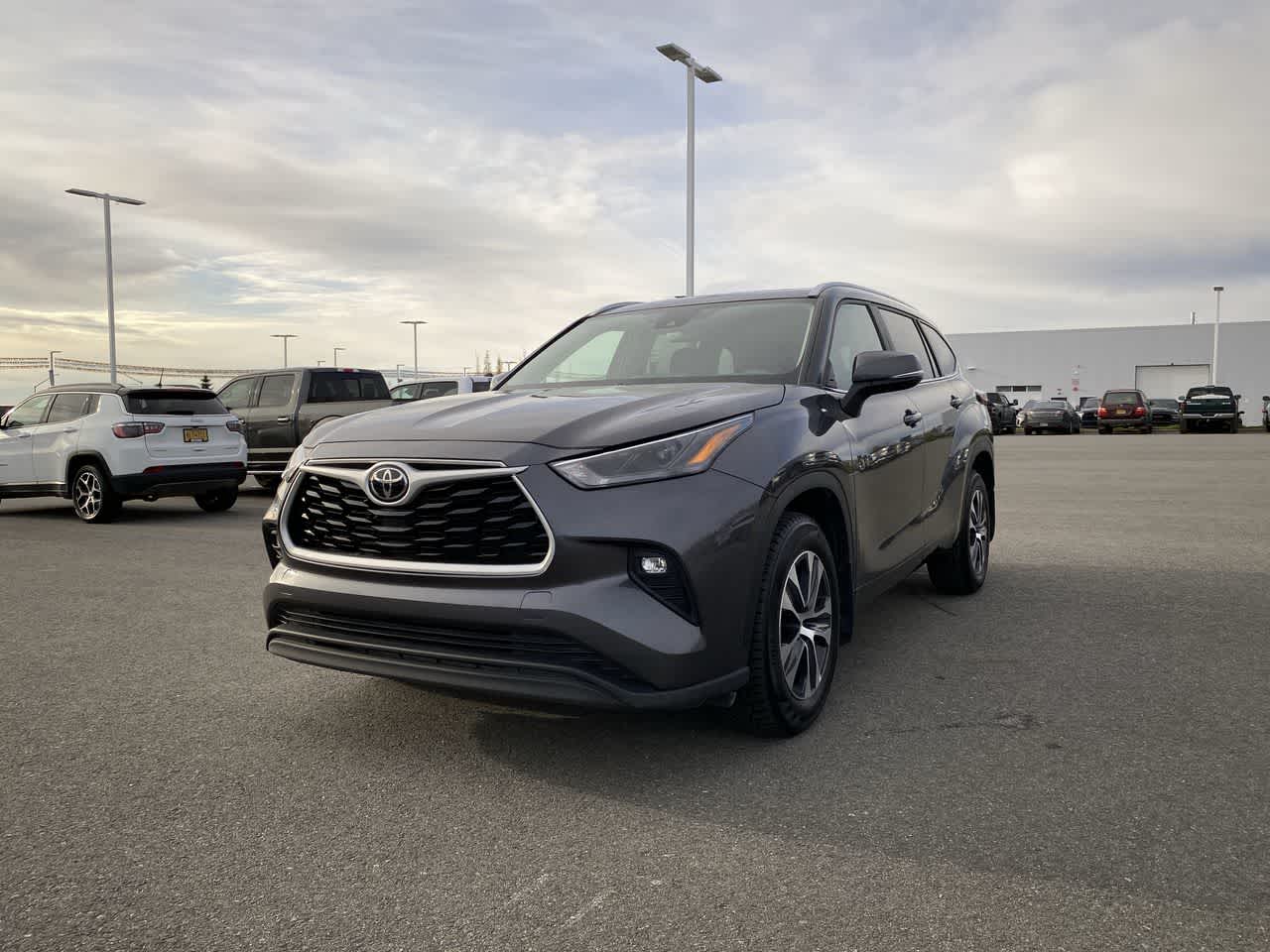 Thumbnail: 2024 Toyota Highlander - 2