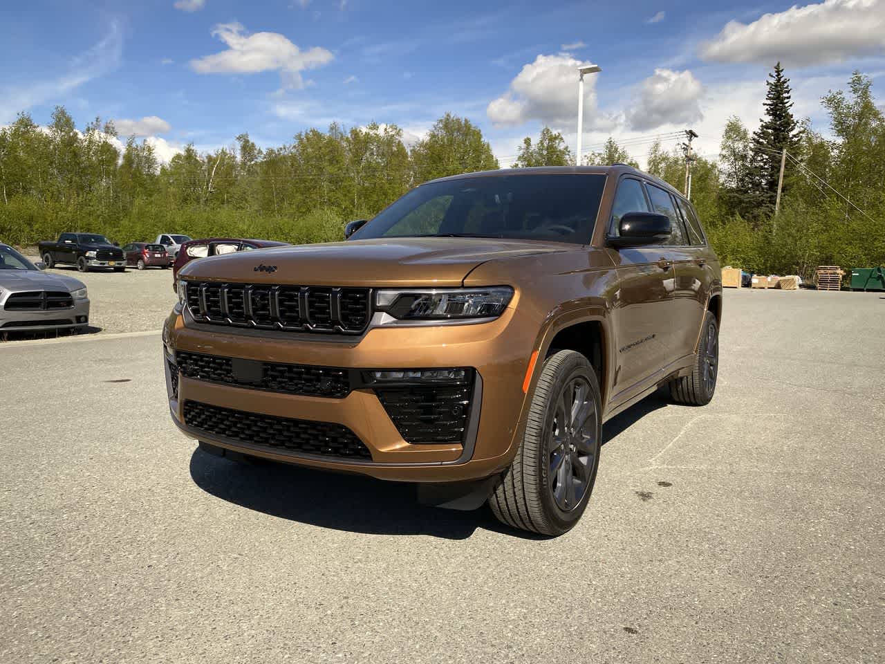 2026 Jeep Grand Cherokee L Limited Reserve 4x4's photo