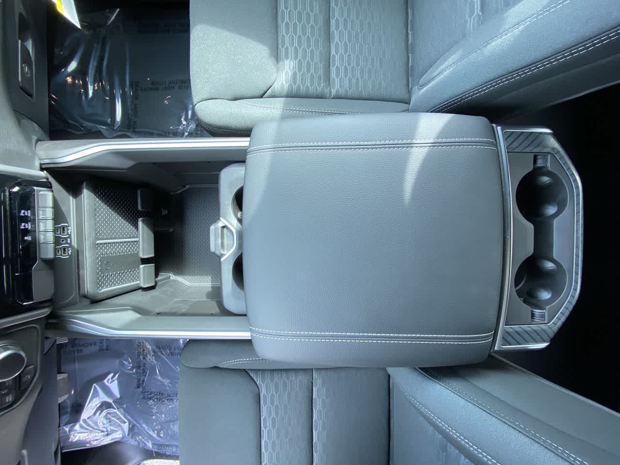 Thumbnail: 2025 RAM 1500 - 28