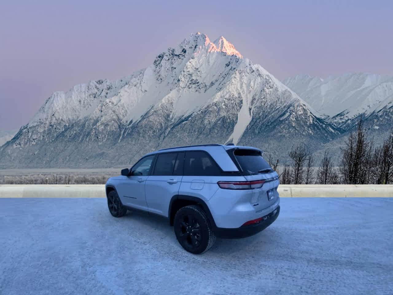 Thumbnail: 2025 Jeep Grand Cherokee - 3