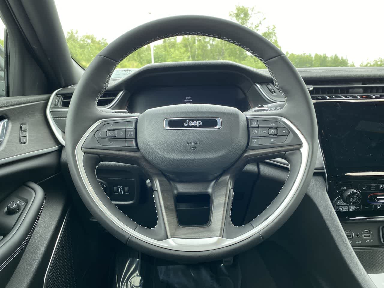 Thumbnail: 2025 Jeep Grand Cherokee - 20