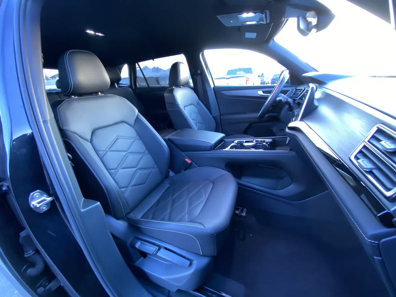 Thumbnail: 2025 Volkswagen Atlas - 25