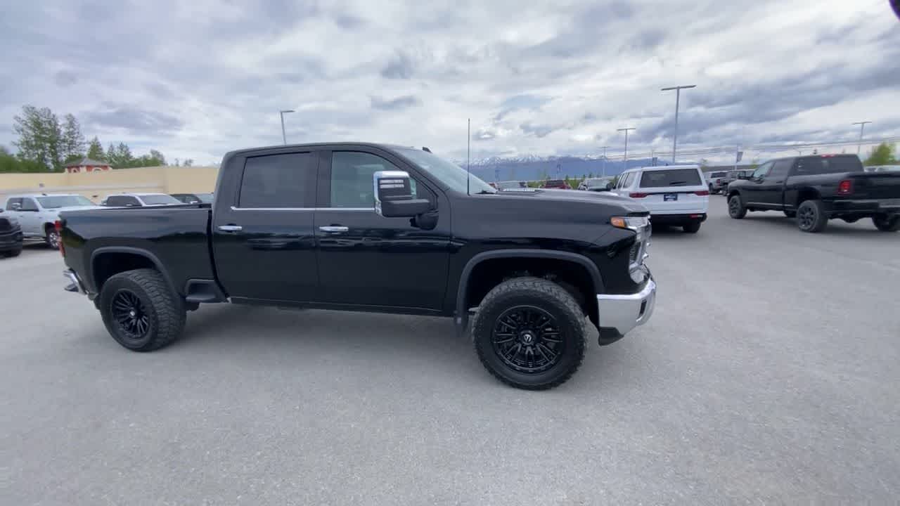 Thumbnail: 2024 Chevrolet Silverado 2500 - 15