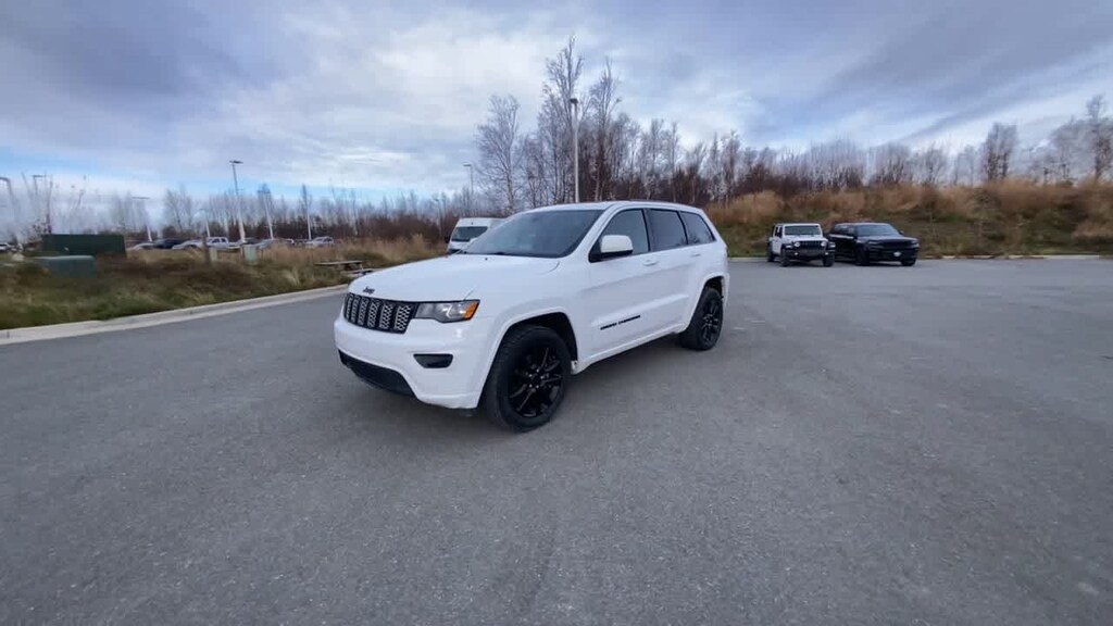 Used 2020 Jeep Grand Cherokee Altitude SUV