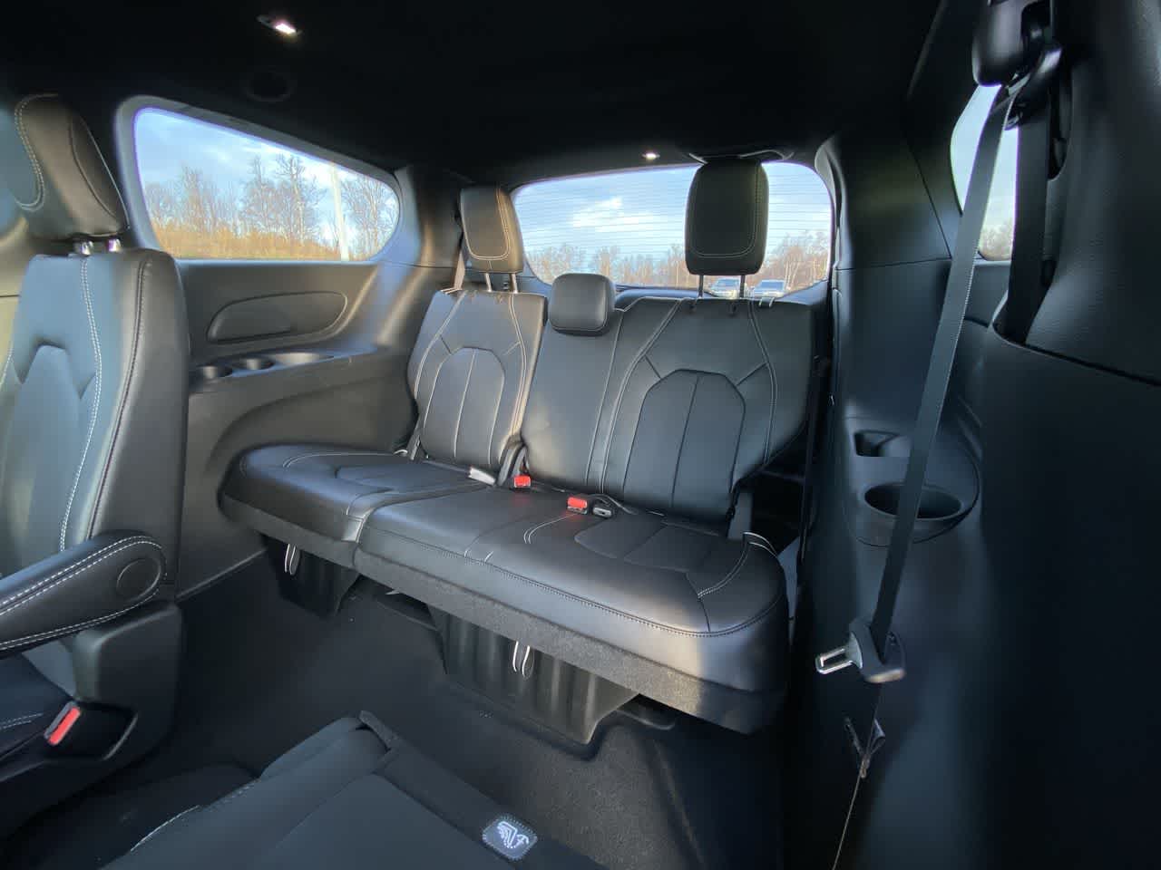 Thumbnail: 2026 Chrysler Pacifica - 25