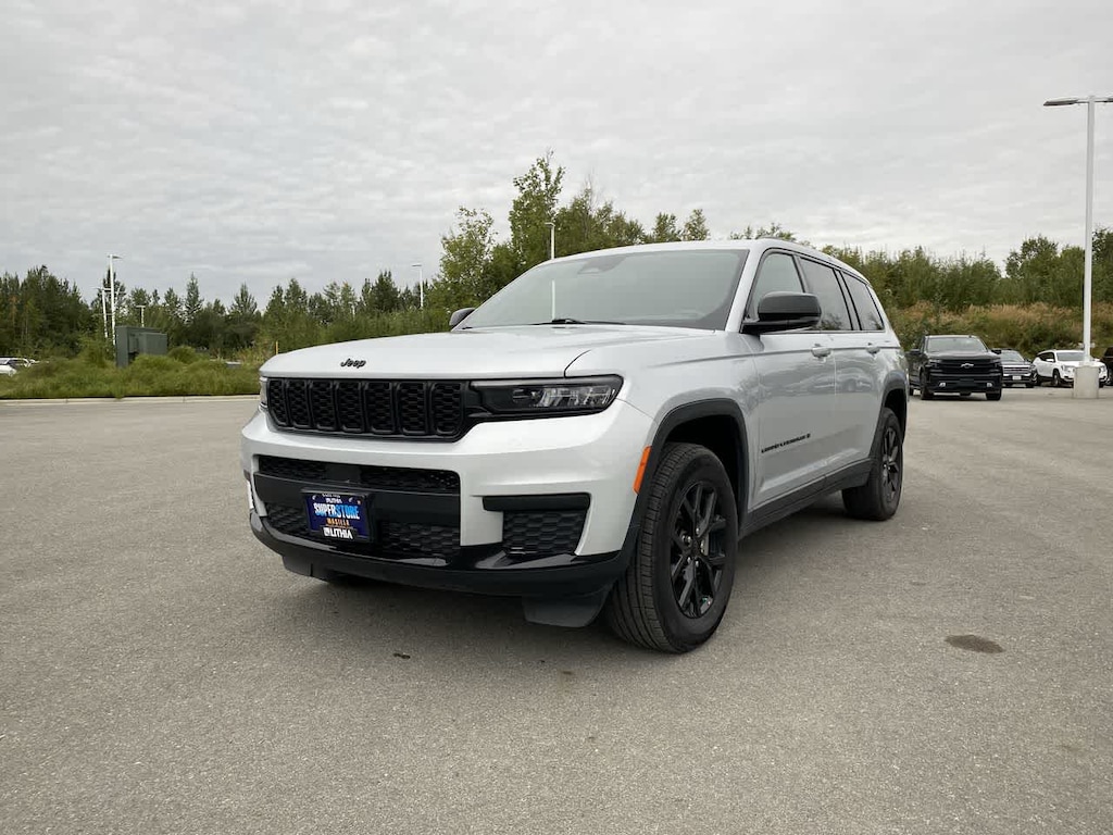 Used 2024 Jeep Grand Cherokee L Laredo SUV
