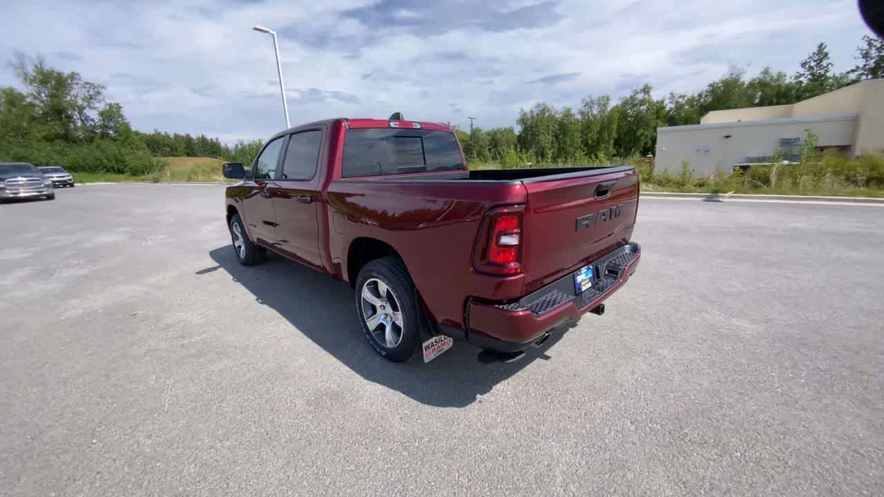 Thumbnail: 2025 RAM 1500 - 9