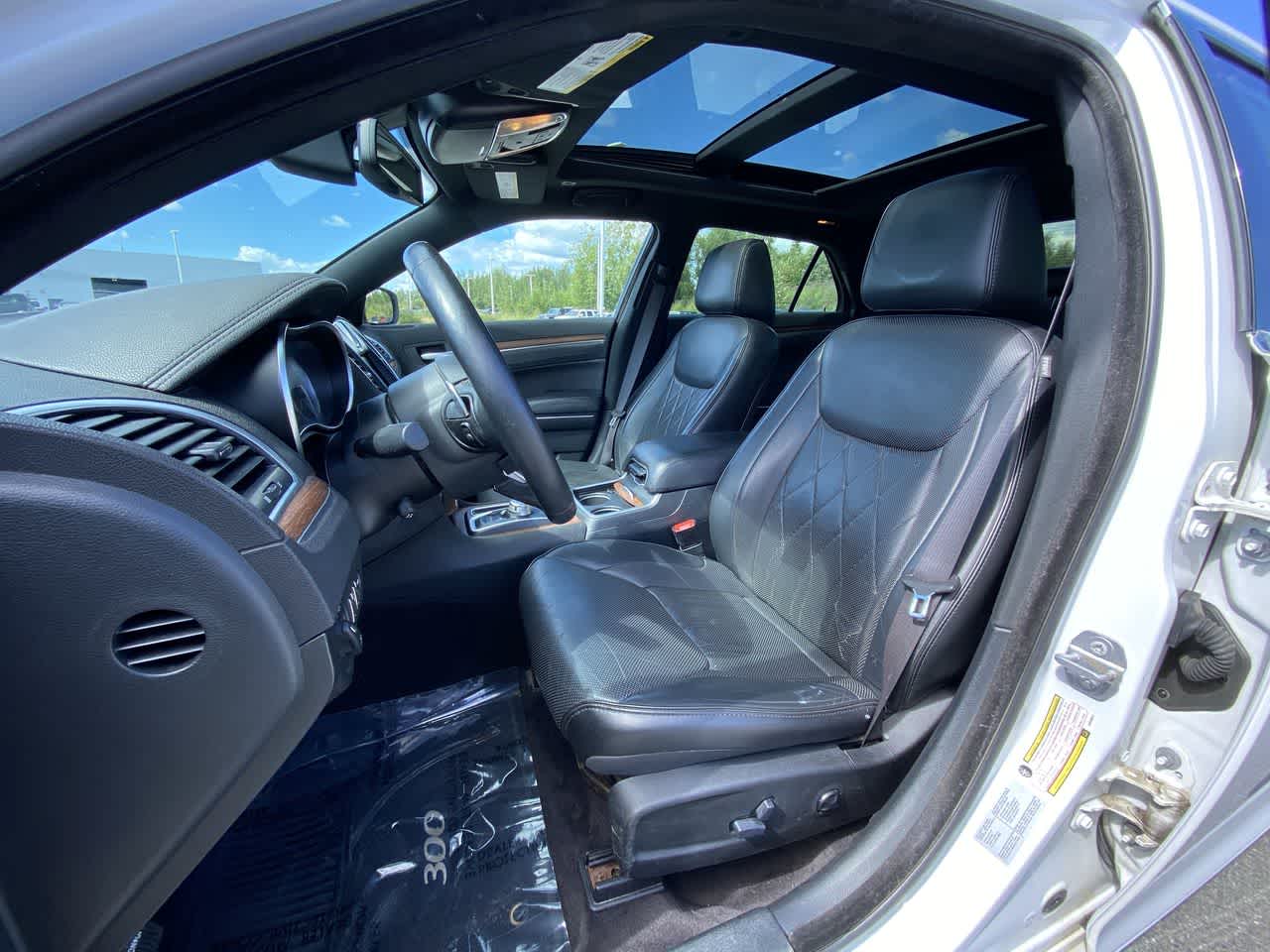 Thumbnail: 2017 Chrysler 300 - 11