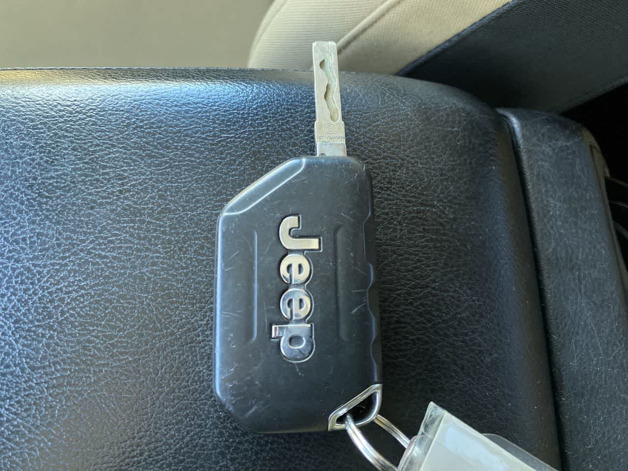 Thumbnail: 2022 Jeep Gladiator - 24