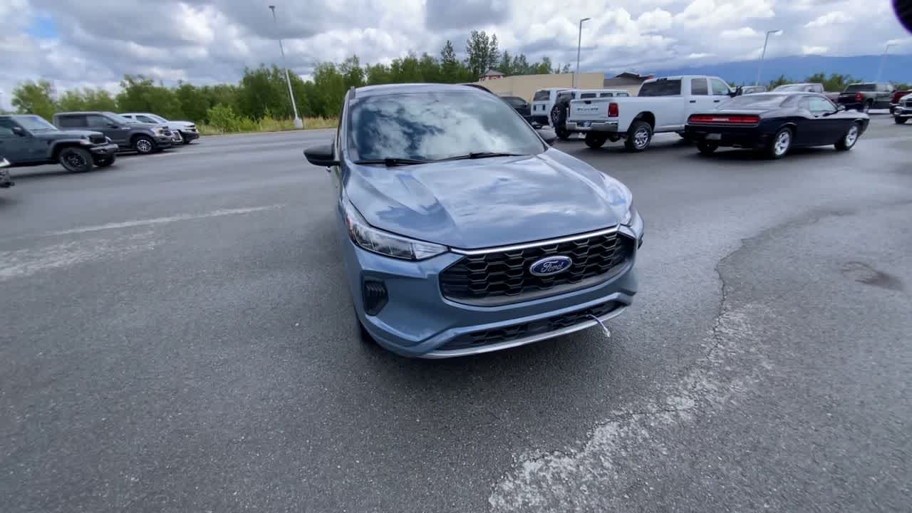 Thumbnail: 2023 Ford Escape - 10