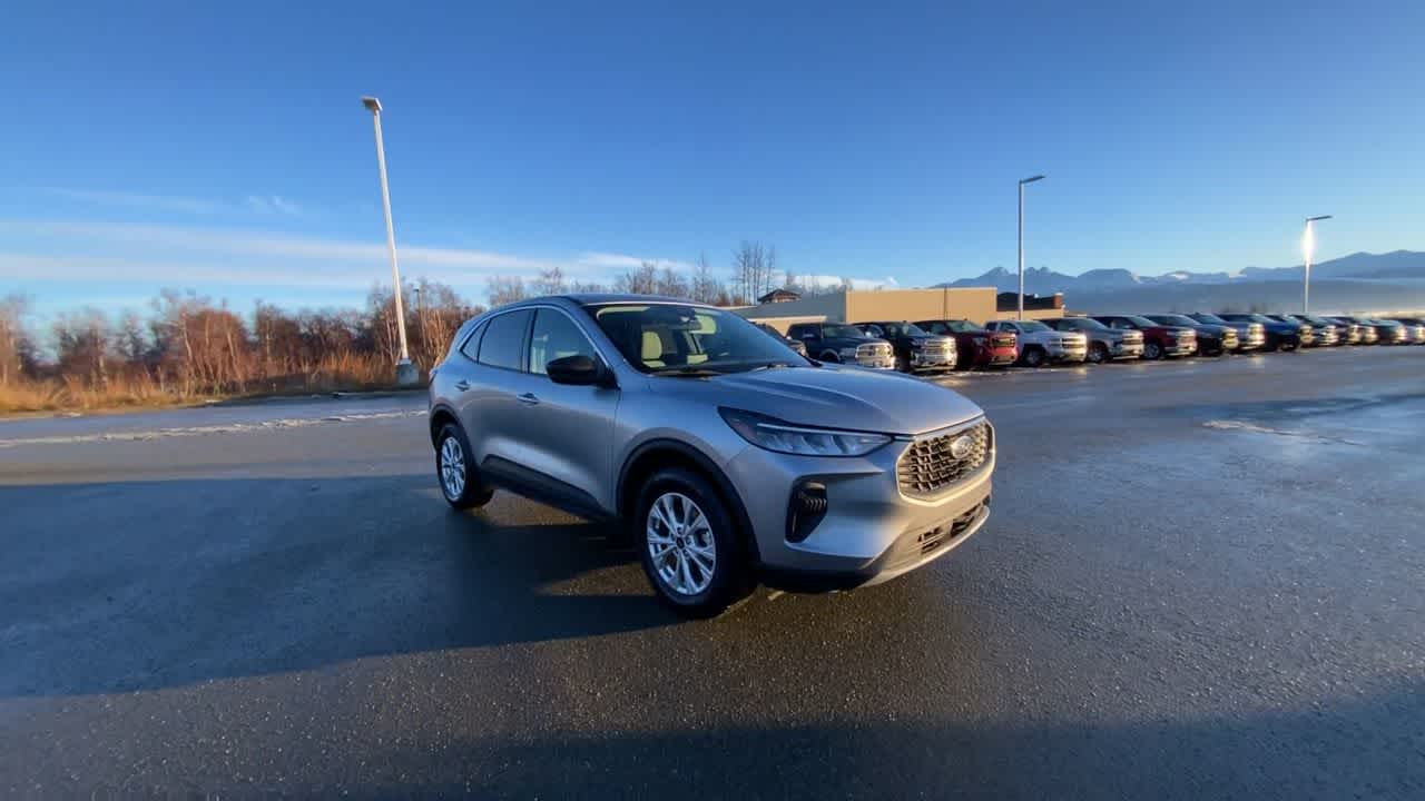 2023 Ford Escape Active photo 2