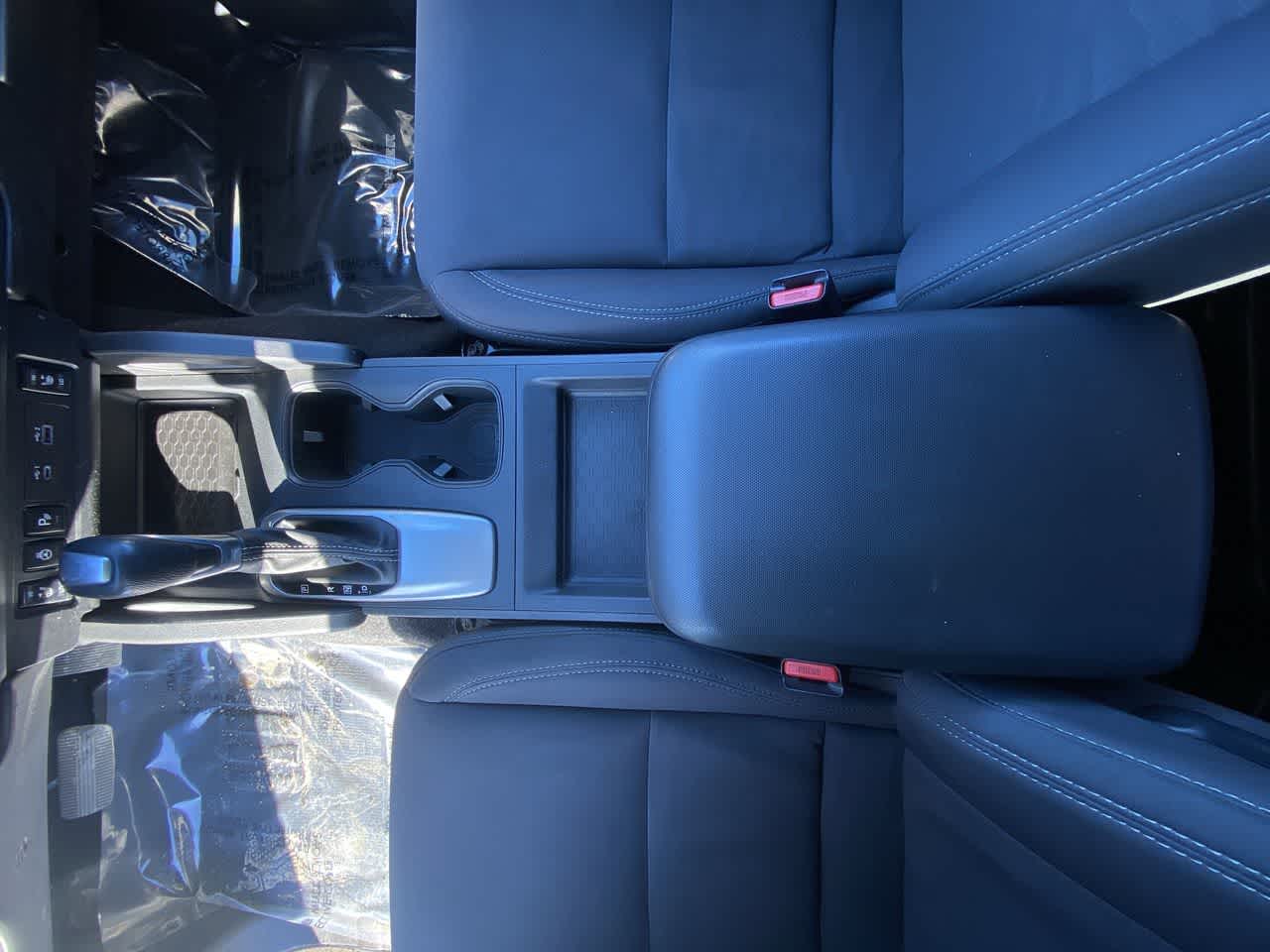 Thumbnail: 2022 Nissan Frontier - 21