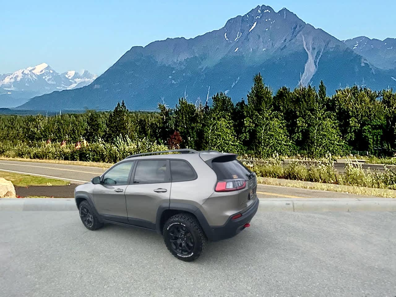 Thumbnail: 2020 Jeep Cherokee - 3