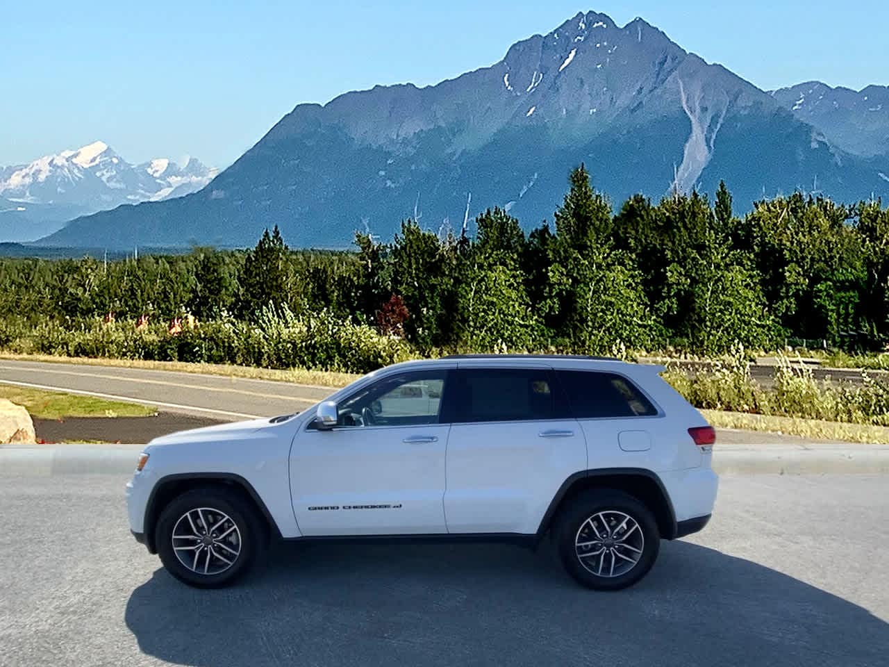 Used 2022 Jeep Grand Cherokee WK Limited with VIN 1C4RJFBG1NC121336 for sale in Wasilla, AK