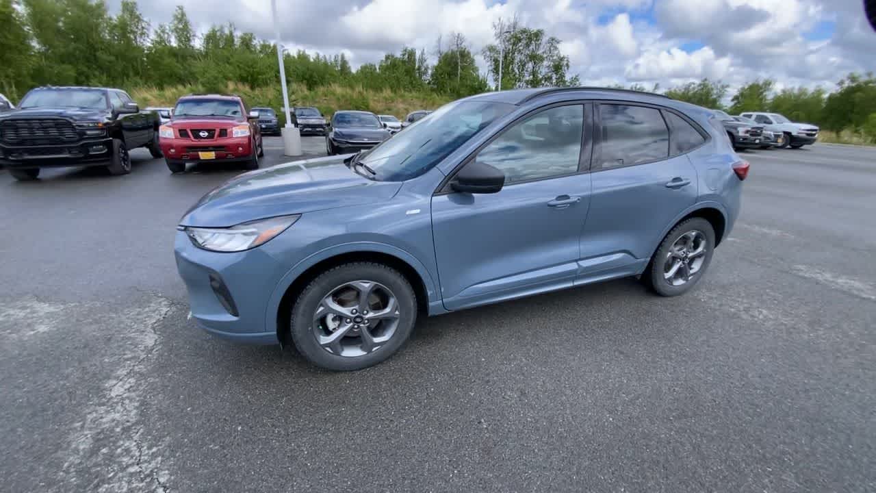 Thumbnail: 2023 Ford Escape - 14