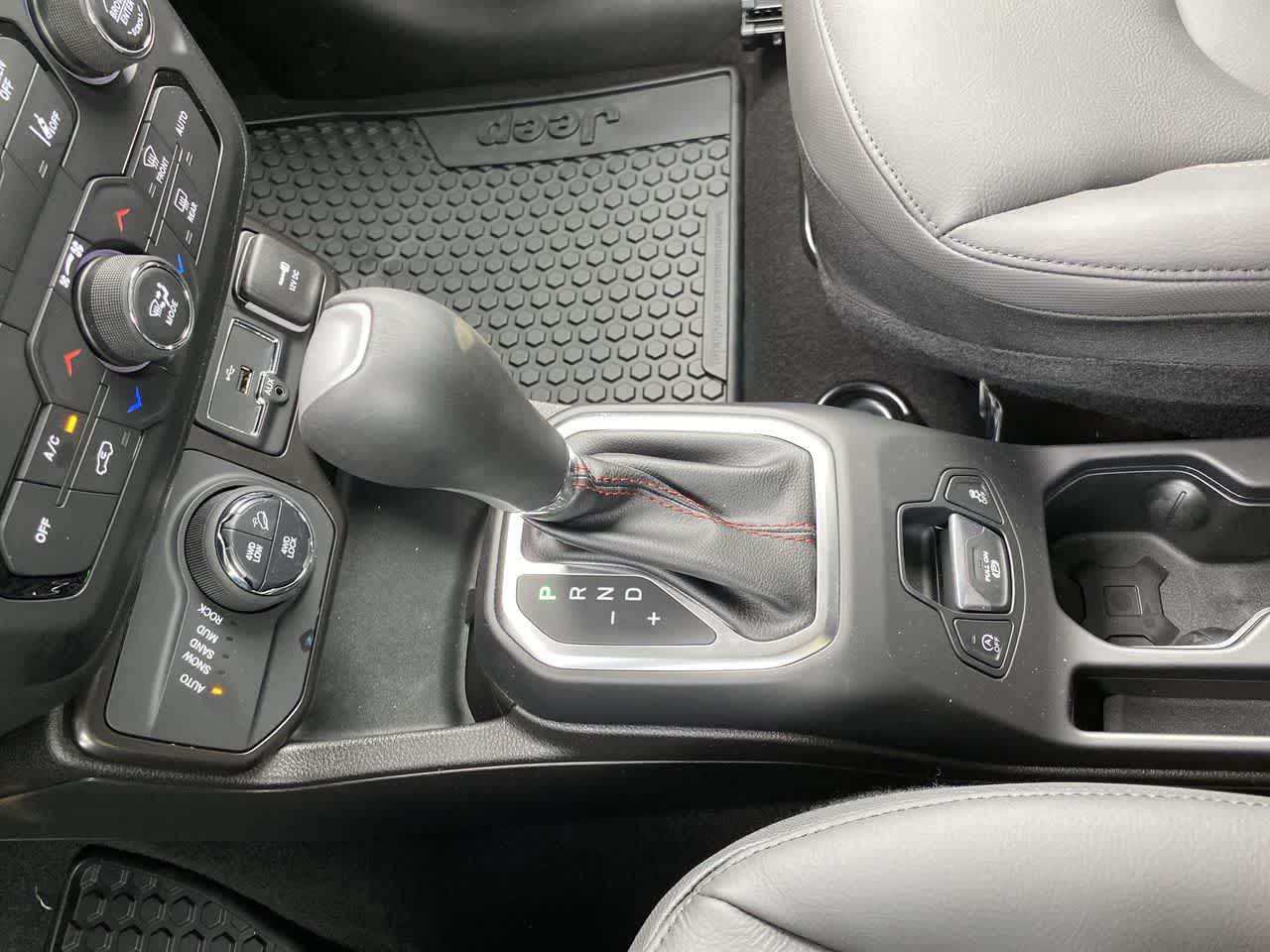 Thumbnail: 2023 Jeep Renegade - 20