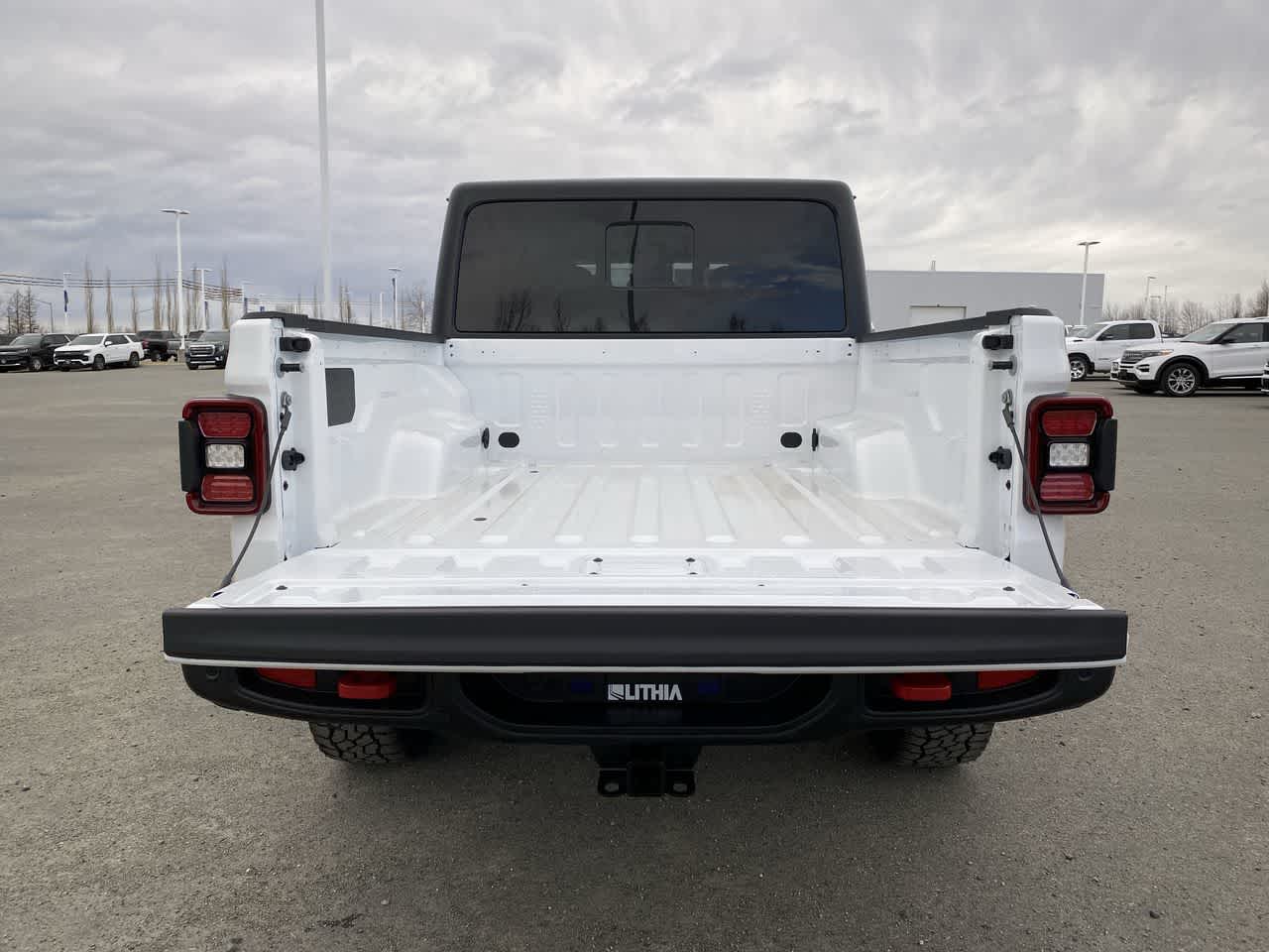 Thumbnail: 2025 Jeep Gladiator - 25