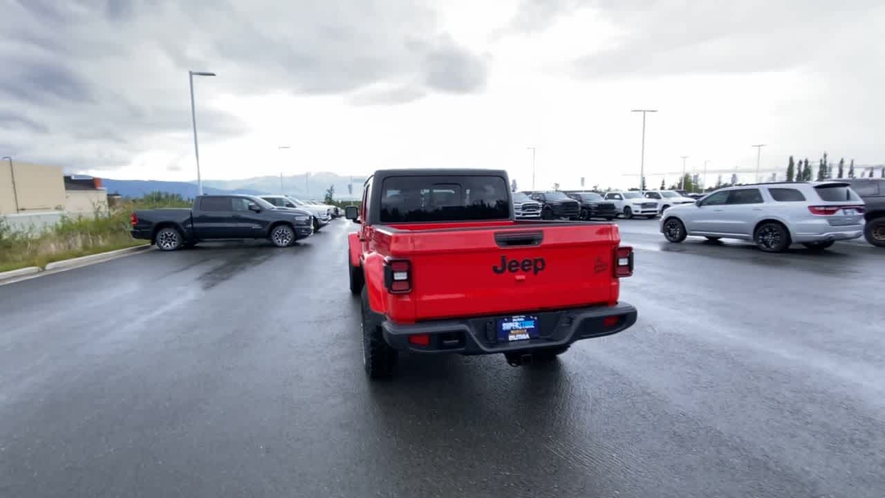 Thumbnail: 2025 Jeep Gladiator - 11