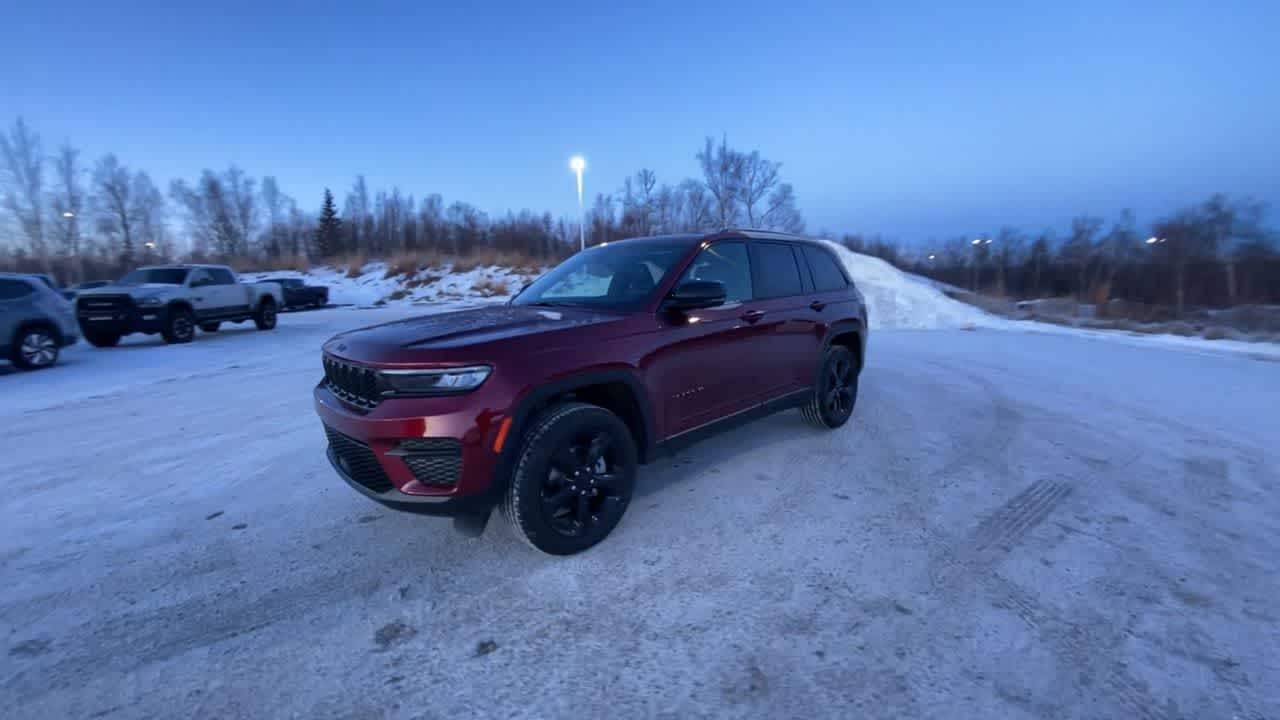 Thumbnail: 2025 Jeep Grand Cherokee - 9