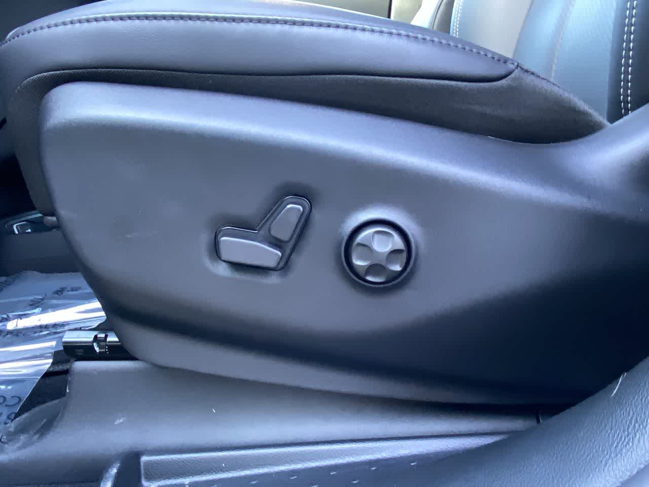 Thumbnail: 2026 Chrysler Pacifica - 12