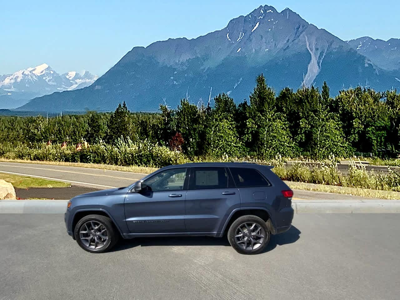 Thumbnail: 2021 Jeep Grand Cherokee - 3