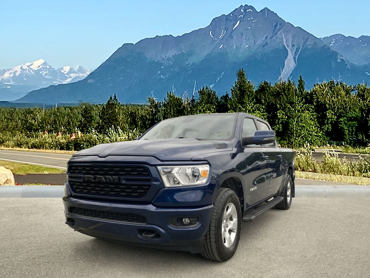 2023 RAM 1500 Big Horn/Lone Star 4x4 Crew Cab 5'7's photo